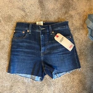 Levi High Rise shorts